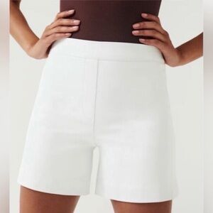 Spanx 6” On the Go Shorts White - XL - NWT - Beach Summer Athleisure Performance